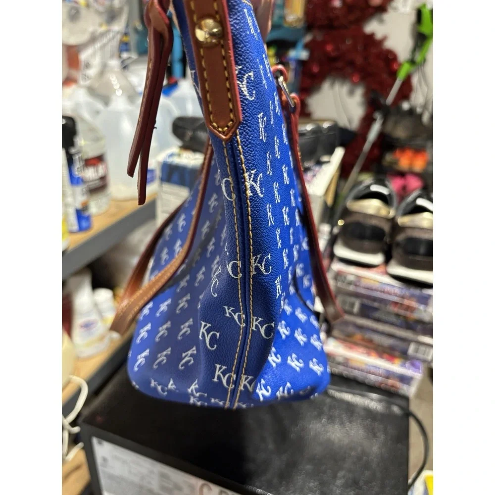 MLB Dooney & Bourke Kansas City‎ Royals Baseball Zip Zip Satchel Purse PRE-OWNED